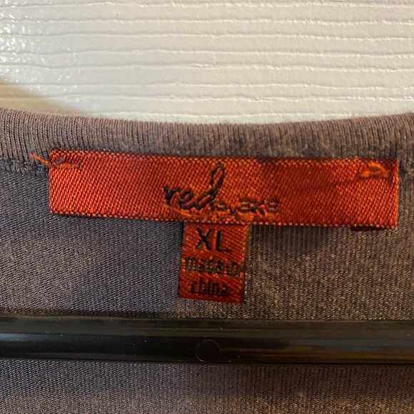 Grey Red axe cutout long sleeve tee. Preowned. XL - Picture 4 of 5